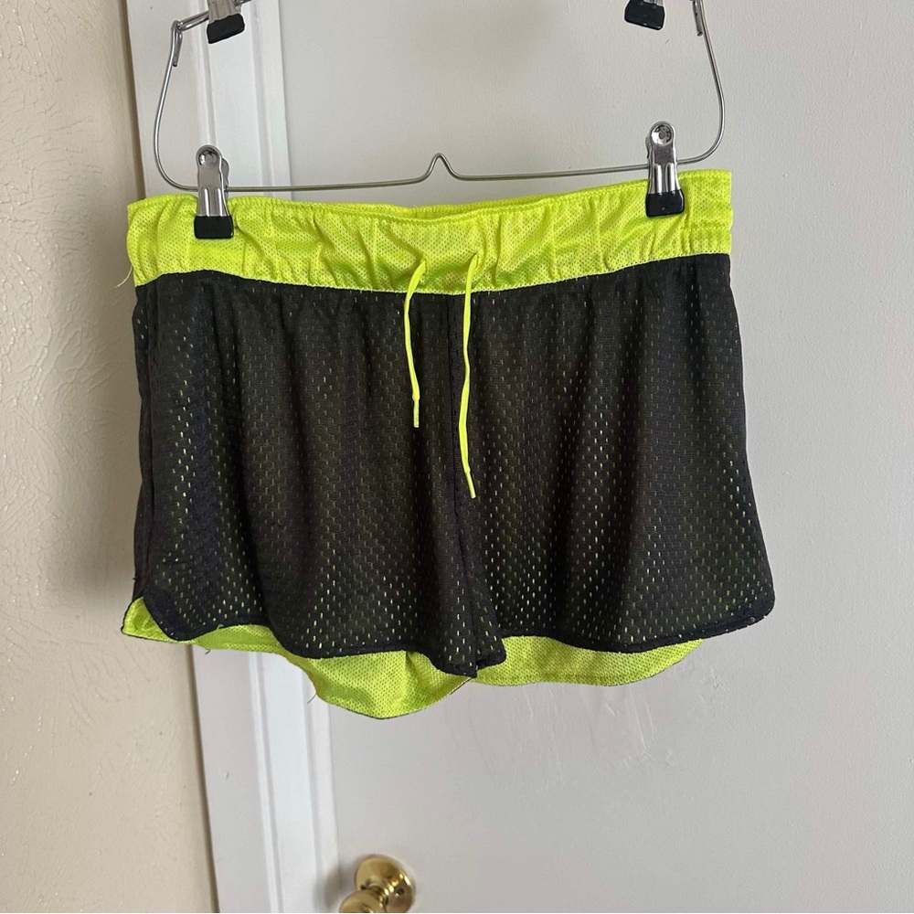 Academy Women’s Athletic Shorts Large